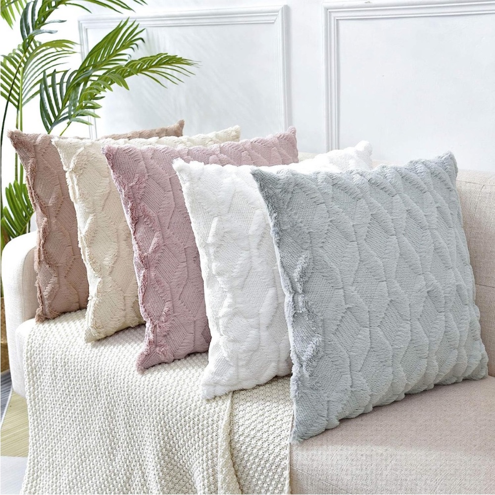 Light Grey Farmhouse Pillow Cover Furry Faux Luxury Soft Warm Pillow Case Set - Picture 6 of 6